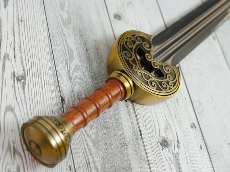 Herugrim, épée de Théoden (Le Seigneur des Anneaux) #Terressens Herugrim, épée de Théoden (Le Seigneur des Anneaux) #Terressens