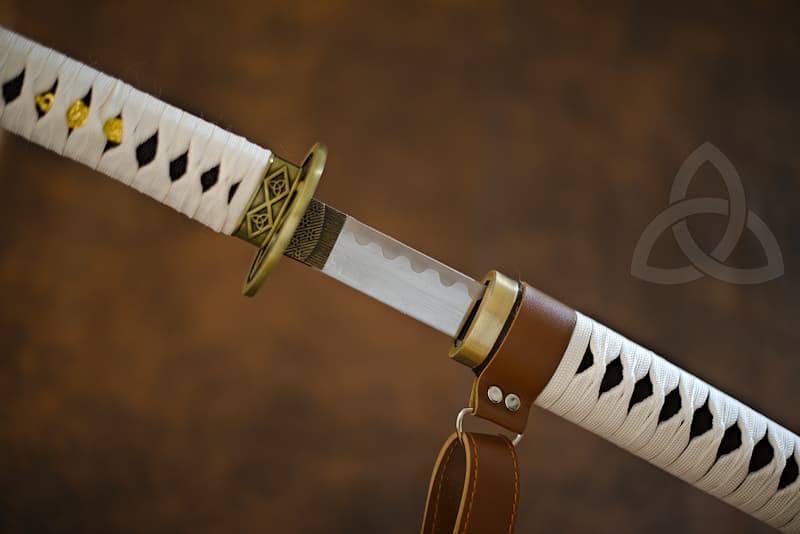 Collector's katana, tsuba (鍔) "Triquetra" symbol, wooden scabbard (saya 鞘) covered in leather and white braiding, white cotton ito, supplied with lanyard for carrying on the back | I served and protected her, decimating her enemies. Mysterious, concealed by a hood, she appeared, accompanied by two captive lurkers.