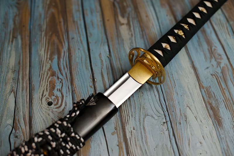 Katana blade, 1060 homogeneous forge, genuine Hamon hardening line (刃文 Hamon), hand-sharpened, supplied with black cloth cover