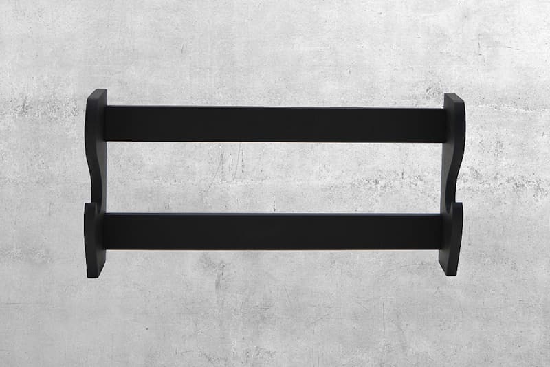 Kadai" single katana wall mount (架台, display) | I proudly wear the finest Japanese swords, while stepping aside to give them the place they deserve. Fixed to the wall, I display a katana or a wakizashi, one of the two characteristic swords of the samurai, warriors of feudal Japan.