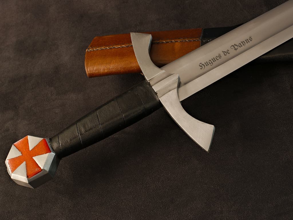 Personalized engraving on a sword or dagger #Terressens Personalized engraving on a sword or dagger #Terressens