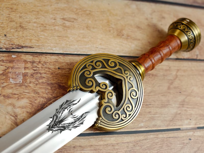 Personalized engraving on a sword or dagger #Terressens Personalized engraving on a sword or dagger #Terressens