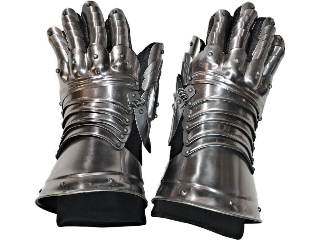 Articulated gauntlets