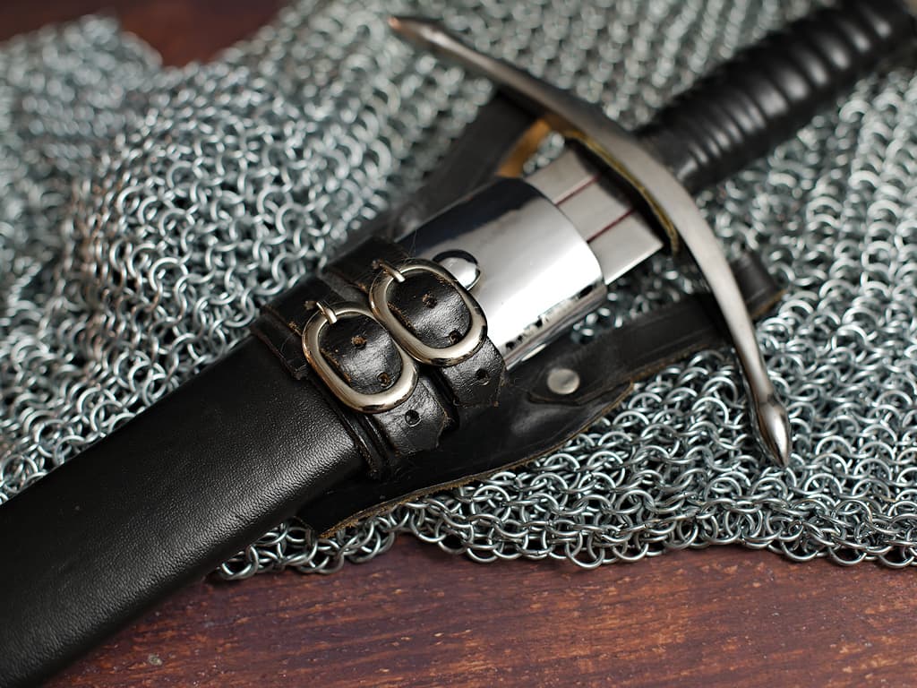 Medieval sword / dagger holder in brown or black leather #Terressens