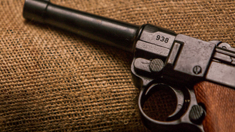 Luger P08 Parabellum pistol, wooden stock #Terressens Luger P08 Parabellum pistol, wooden stock #Terressens