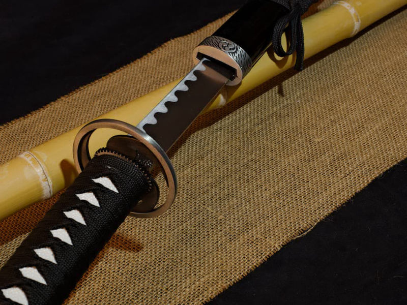 Katana noir Mitsu Tomoe Katana noir Mitsu Tomoe