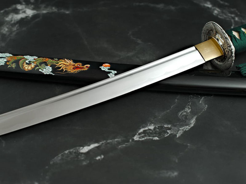 « Dragon d’émeraude », katana aiguisé, décors avec dragon #Terressens