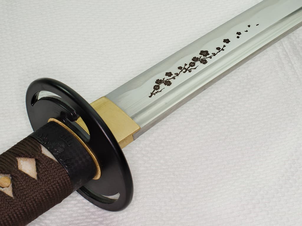 Laser engraving on a katana blade: cherry branch, a major samurai symbol #Terressens