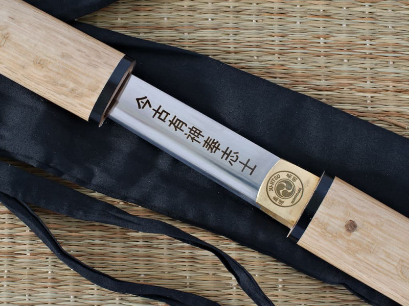 Laser engraving on the blade and habaki of a shirasaya: phrase from the film "The Last Samurai" and logo of the Montpellier Ju Jitsu club #Terressens