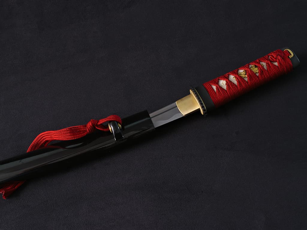 Tantō sharpened Ake (朱, blood red), ito and dark red sageo #Terressens