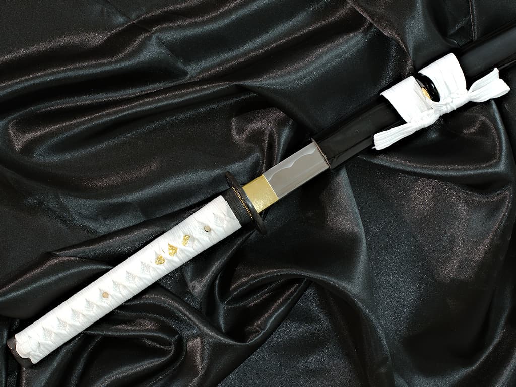 Mù-jīn, sharpened wakizashi wood (mù, 木) metal (jīn, 金): detail of the saya and tsuka Ikigaï, sharpened katana (生き甲斐 raison d'être, meaning of life) #Terressens