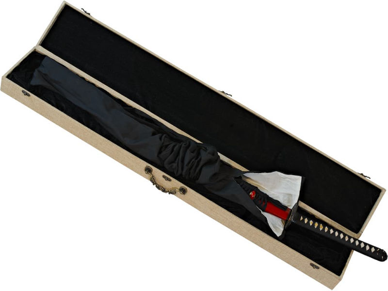 Katana sharpened "ikazuchi" (雷 lightning, thunder), Shihomizue forge, selective tempering, red and black #Terressenss Katana sharpened "ikazuchi" (雷 lightning, thunder), Shihomizue forge, selective tempering, red and black #Terressens