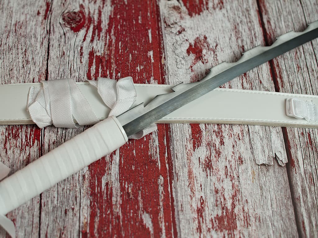 Inosuke Hashibira's sword, from the manga Demon Slayer: Kimetsu No Yaiba #Terressens