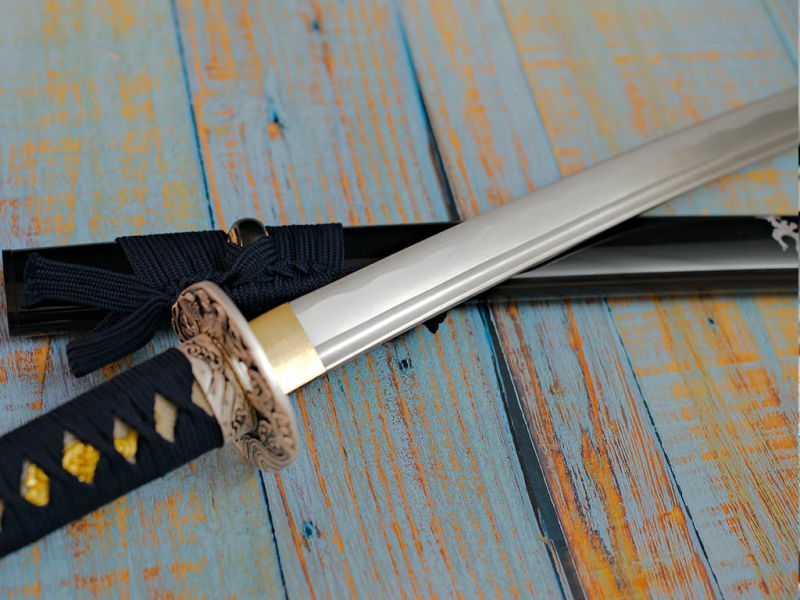 Sharpened Katana "Ryūjin" (龍神), God of the ocean, Dragon silkscreen on saya #Terressens