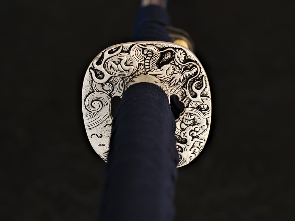 Sharpened Katana "Ryūjin" (龍神), God of the ocean, Dragon silkscreen on saya #Terressens