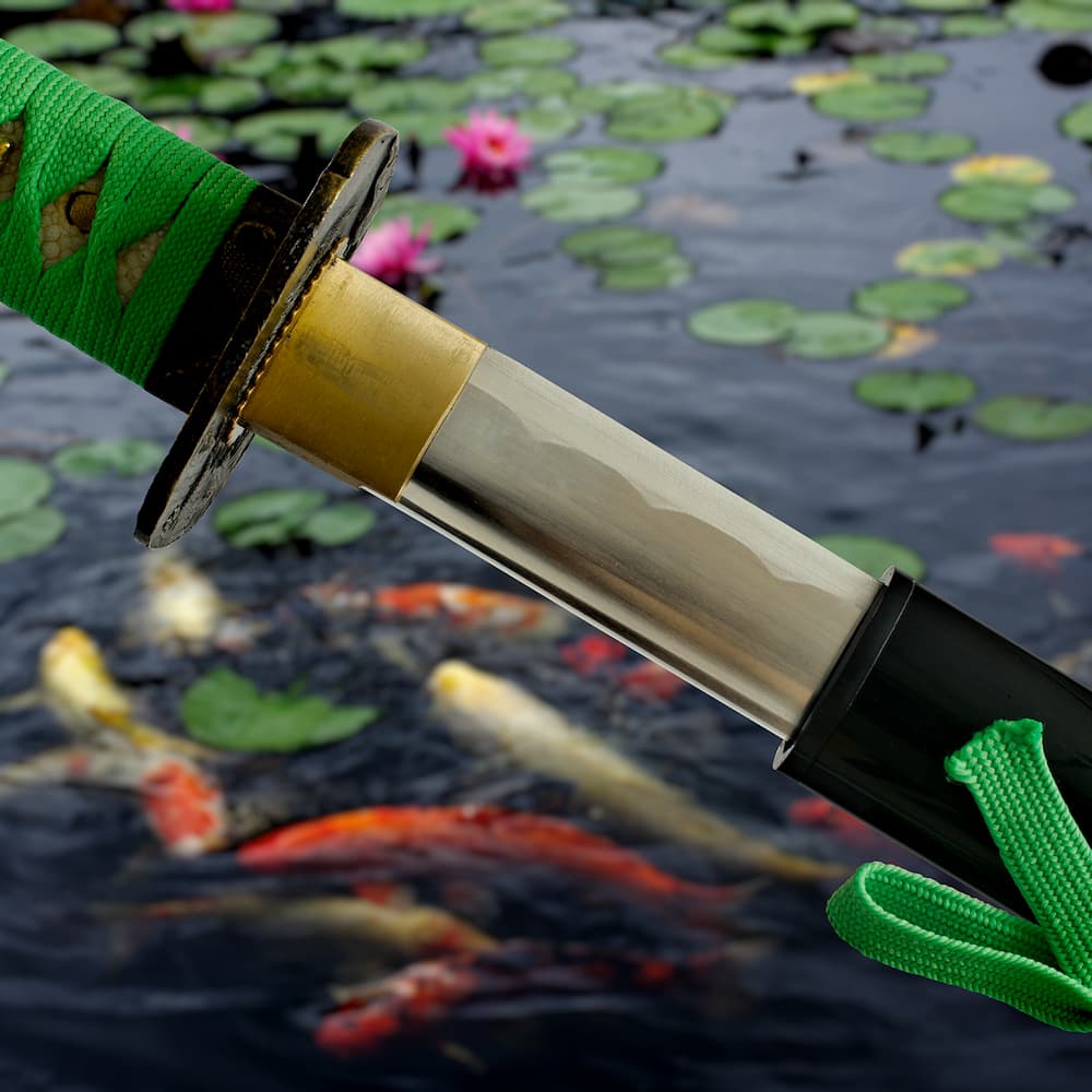 Sharpened Katana "Hasunohana" (蓮の花 sacred lotus), silkscreen on saya, light green ropes #Terressens
