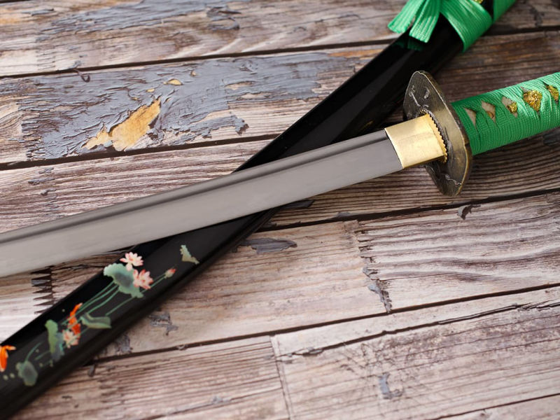 Sharpened Katana "Hasunohana" (蓮の花 sacred lotus), silkscreen on saya, light green ropes #Terressens