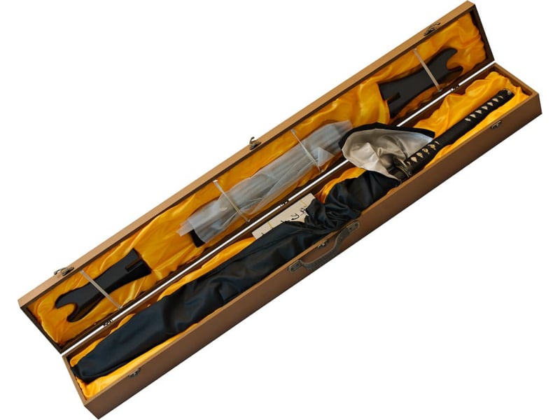 Katana sharpened "Unryū-zu" (雲龍図 Dragon among the clouds), engravings on blade and saya #Terressens Katana sharpened "Unryū-zu" (雲龍図 Dragon among the clouds), engravings on blade and saya #Terressens