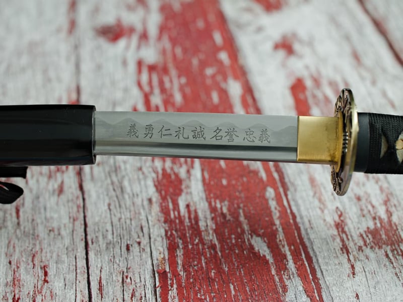 Katana sharpened "Unryū-zu" (雲龍図 Dragon among the clouds), engravings on blade and saya #Terressens Katana sharpened "Unryū-zu" (雲龍図 Dragon among the clouds), engravings on blade and saya #Terressens