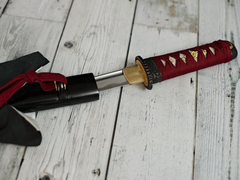 Tantō sharpened forge Damascus "Ketsueki" (血液, blood), red braids #Terressens Tantō sharpened forge Damascus "Ketsueki" (血液, blood), red braids #Terressens