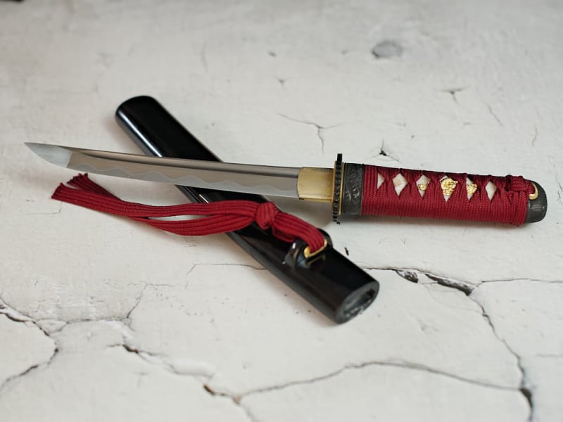 Tantō sharpened forge Damascus "Ketsueki" (血液, blood), red braids #Terressens Tantō sharpened forge Damascus "Ketsueki" (血液, blood), red braids #Terressens