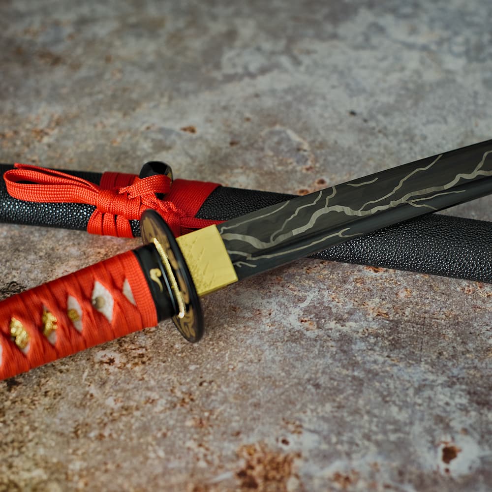 Katana sharpened "éclair d'acier", black 1045 steel blade with éclair pattern #Terressens Katana sharpened "éclair d'acier", black 1045 steel blade with éclair pattern #Terressens