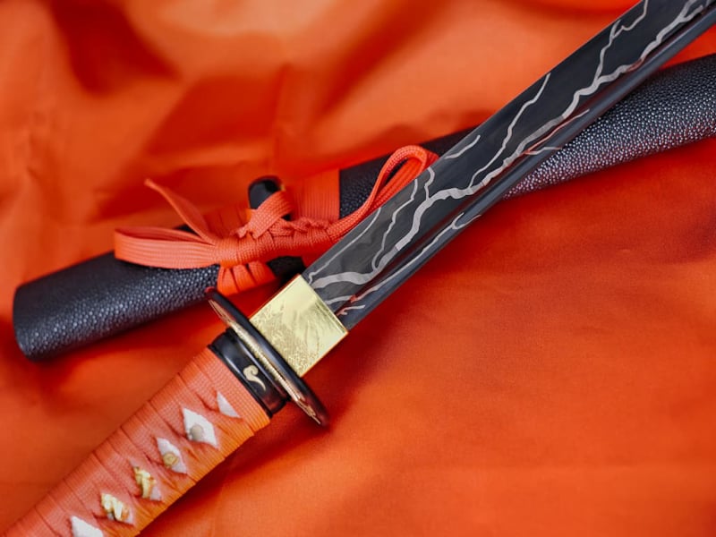 Katana sharpened "éclair d'acier", black 1045 steel blade with éclair pattern #Terressens Katana sharpened "éclair d'acier", black 1045 steel blade with éclair pattern #Terressens