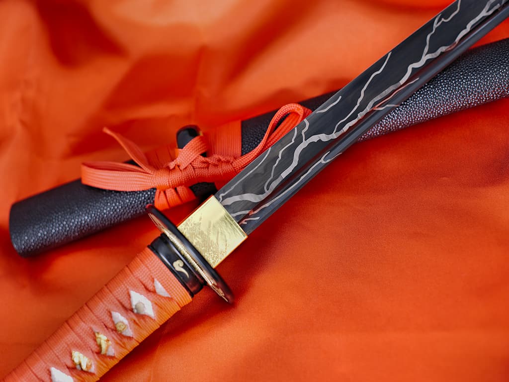 Katana sharpened "éclair d'acier", black 1045 steel blade with éclair pattern #Terressens Katana sharpened "éclair d'acier", black 1045 steel blade with éclair pattern #Terressens