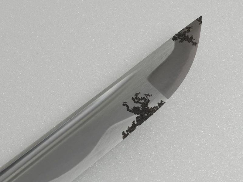 In a wet saya, certain areas may show geometric patterns of oxidation. Without immediate treatment, they will progress across the surface of the blade and hollow it out.