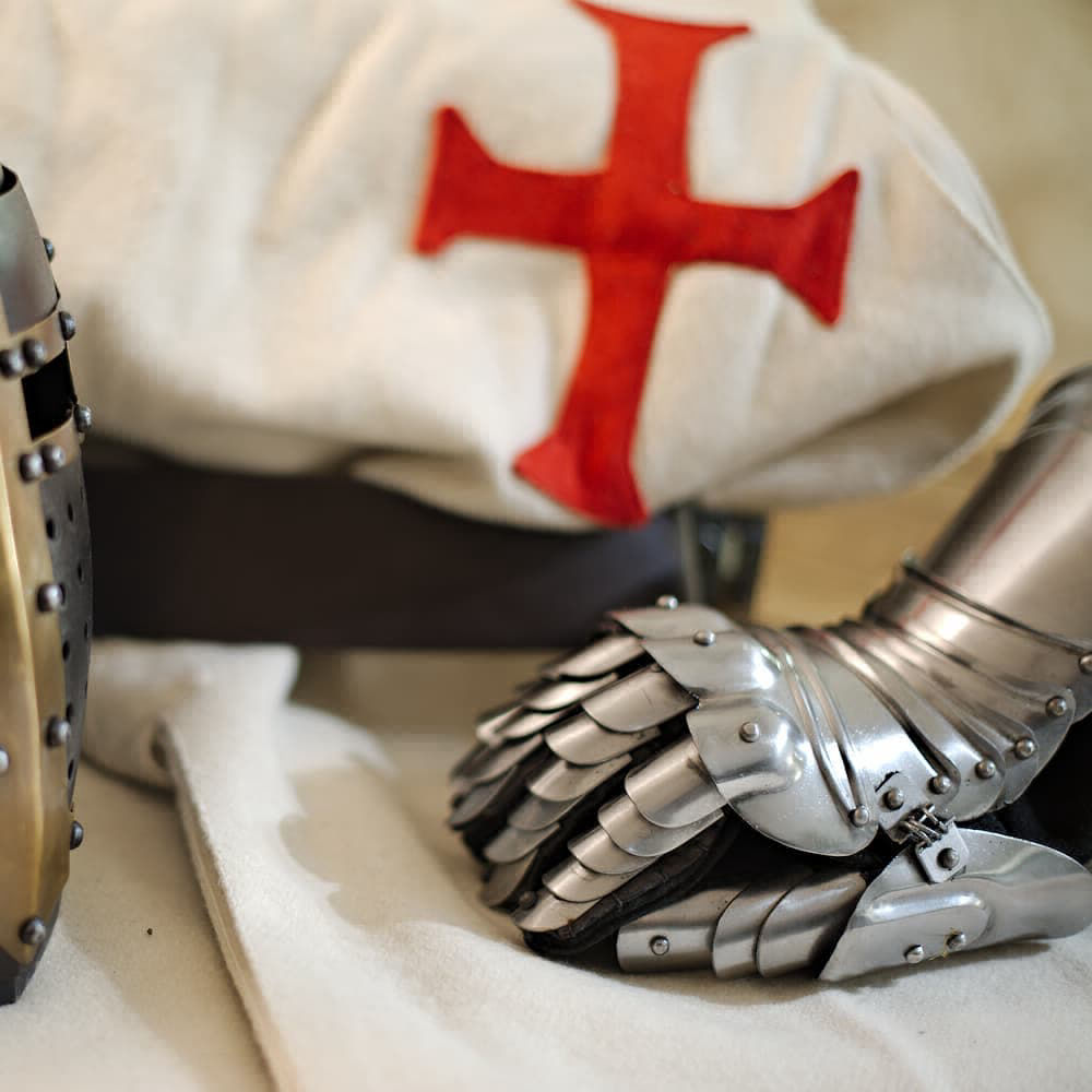 Templar tabard, with red Templar cross Templar tabard, with red Templar cross