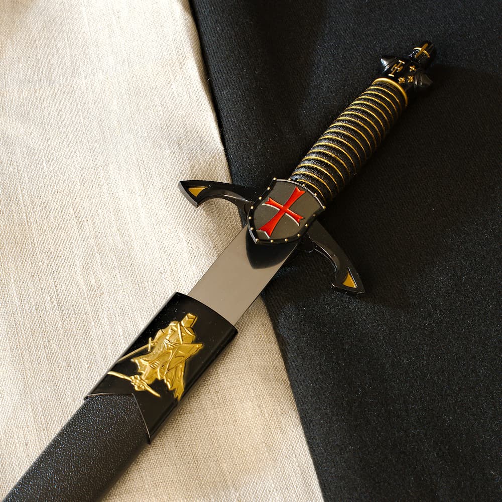 Baussant, symbolic Templar dagger #Terressens