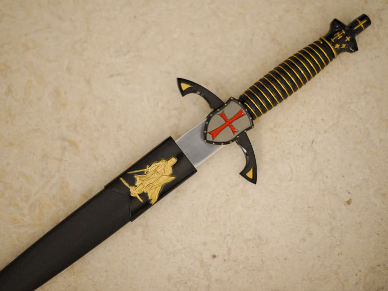 Baussant, symbolic Templar dagger #Terressens