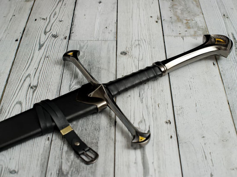 Aragorn's sword reforged, Andúril (Lord of the Rings) #Terressens