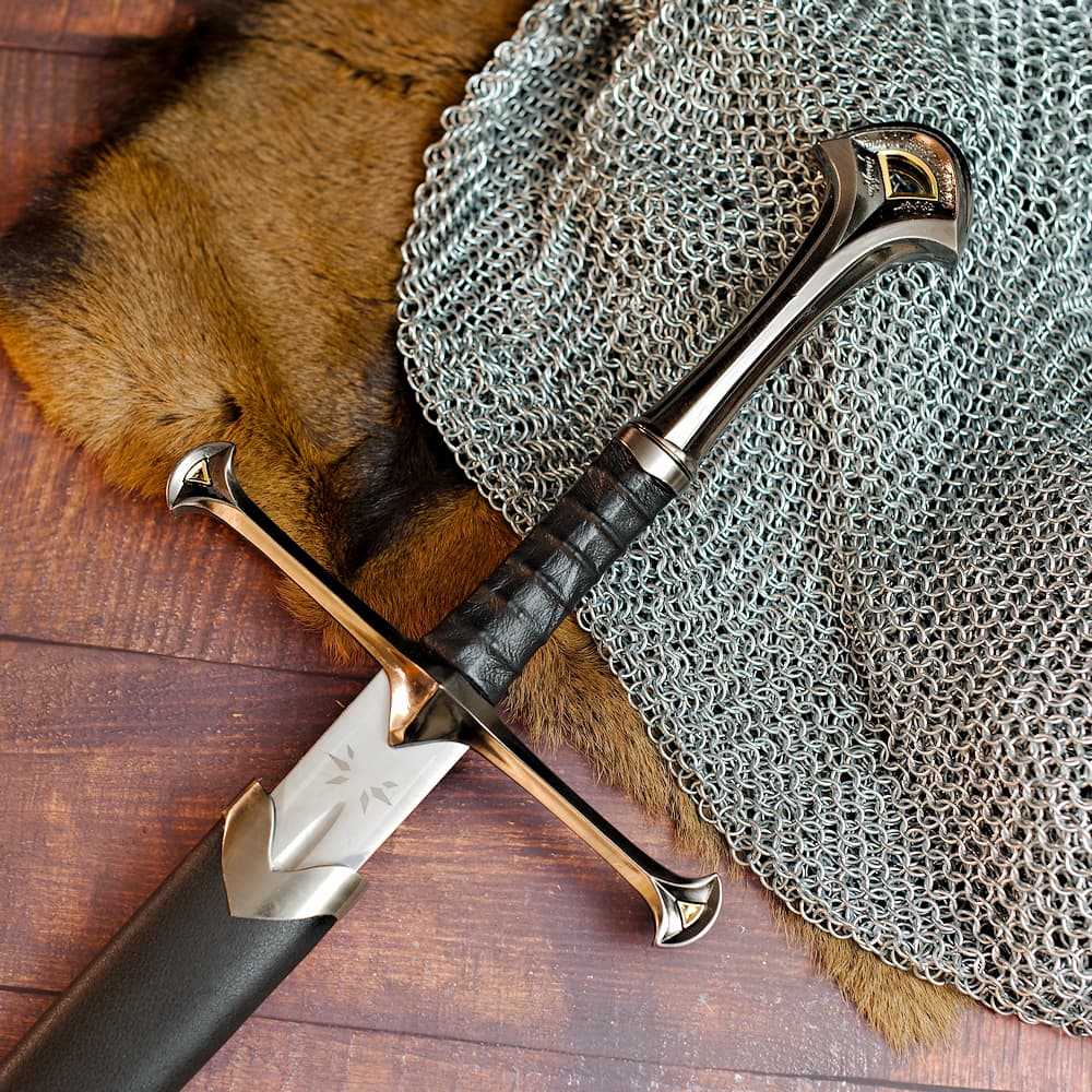 Aragorn's sword reforged, Andúril (Lord of the Rings) #Terressens