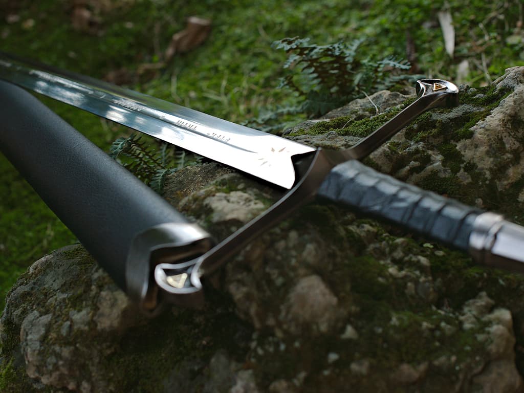 Aragorn's sword reforged, Andúril (Lord of the Rings) #Terressens